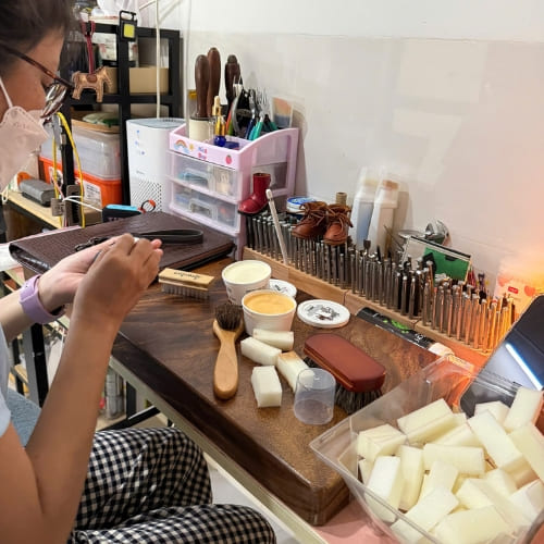 Dịch vụ sửa chữa, bảo dưỡng đồ da ở nha trang